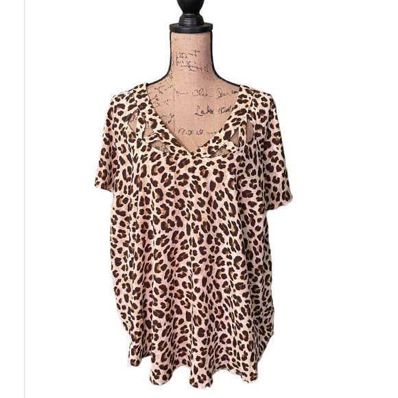 Torrid Leopard‎ Blouse - Picture 1 of 7